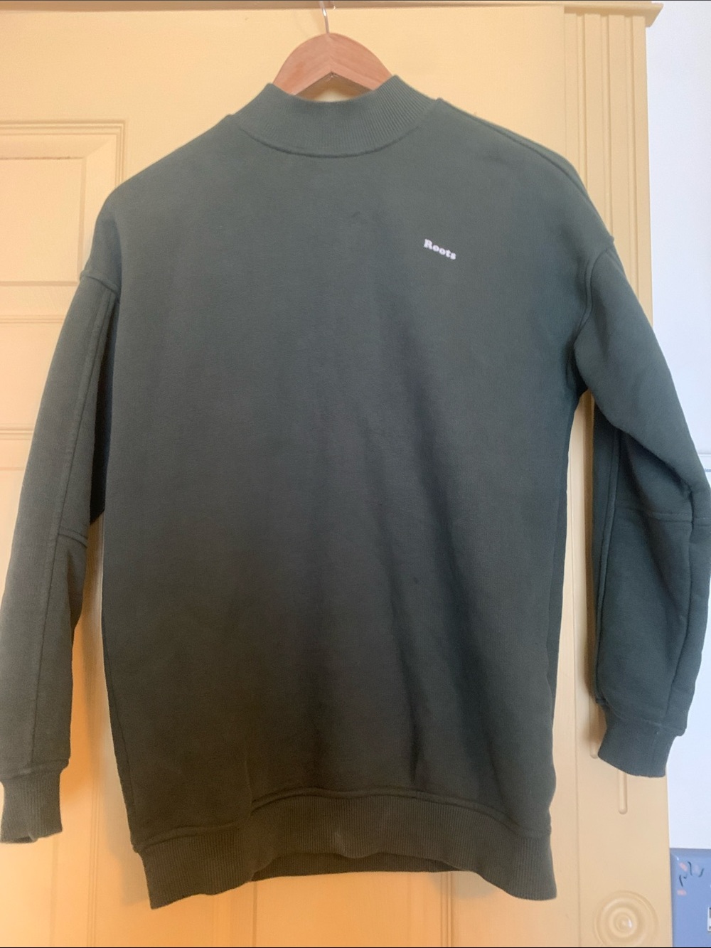 Roots Sage Army Green Crewneck Sweater